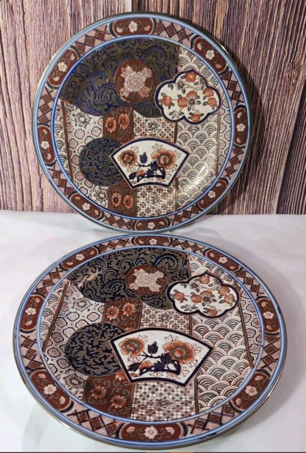 Angled view of the Japanese Imari style porcelain plate