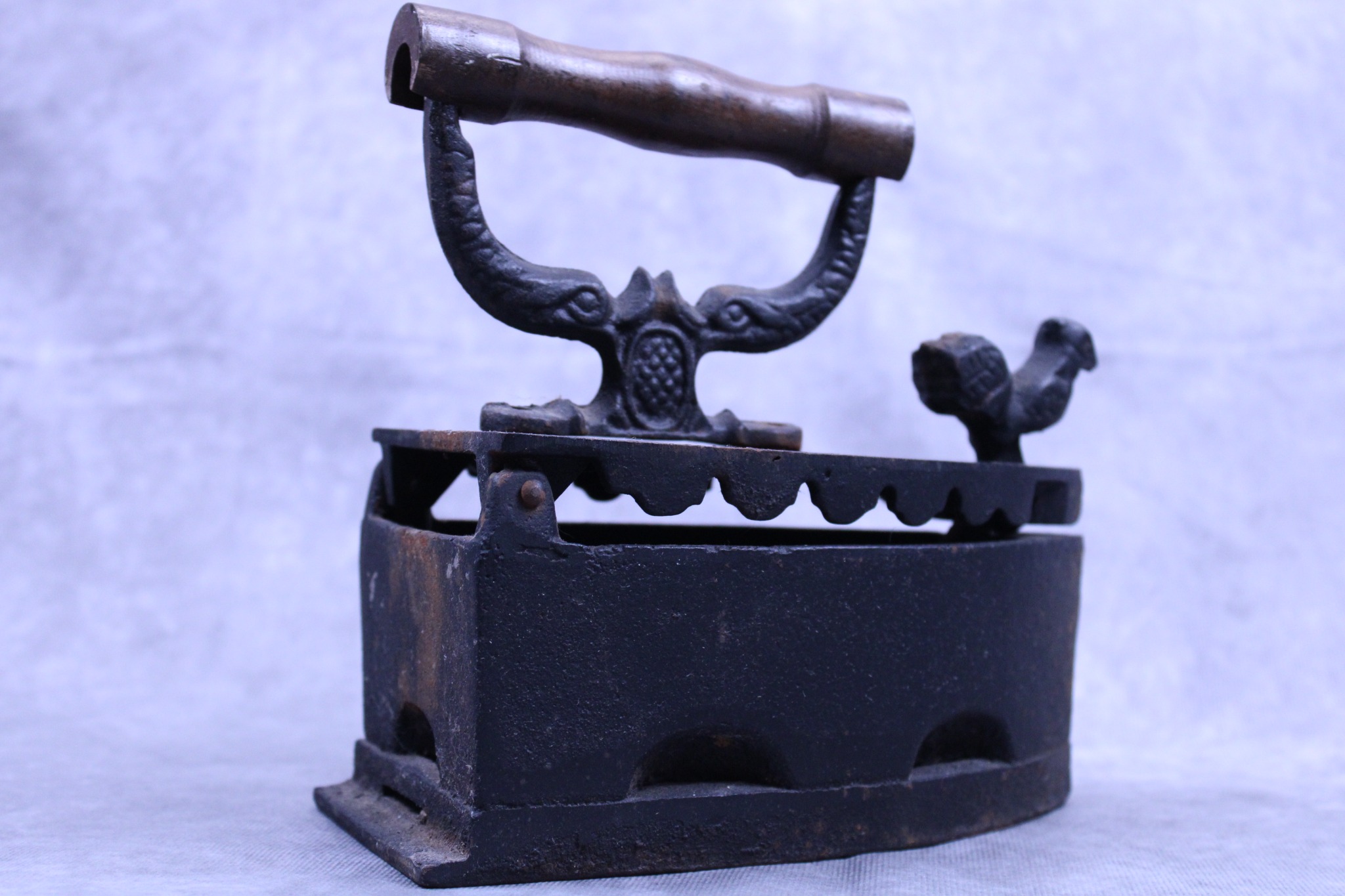 Alternate view of the vintage cast iron charcoal box iron